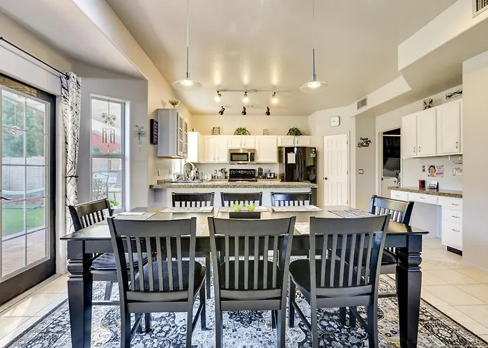 Patio Oasis W/ Wet Bar, Pool, & Grill