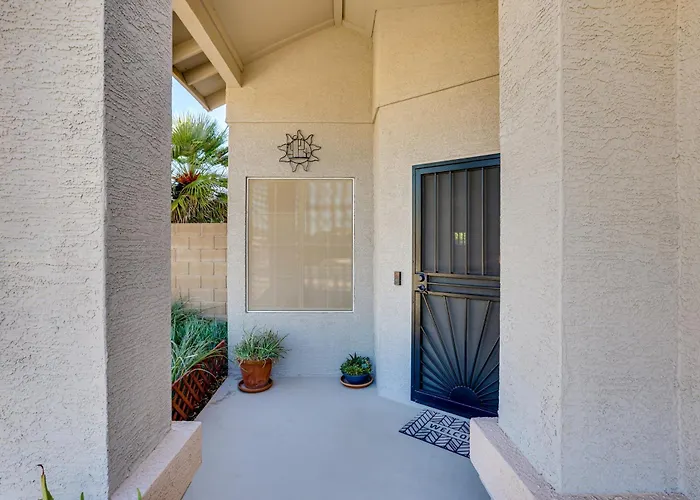 Patio Oasis W/ Wet Bar, Pool, & Grill *