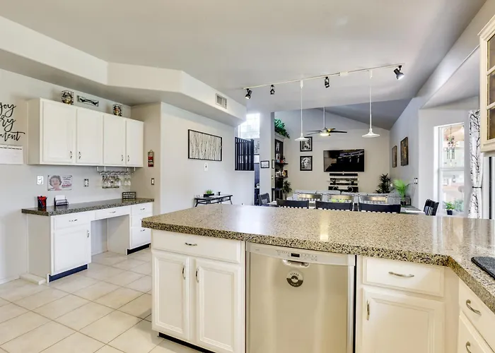 Patio Oasis W/ Wet Bar, Pool, & Grill Holiday home