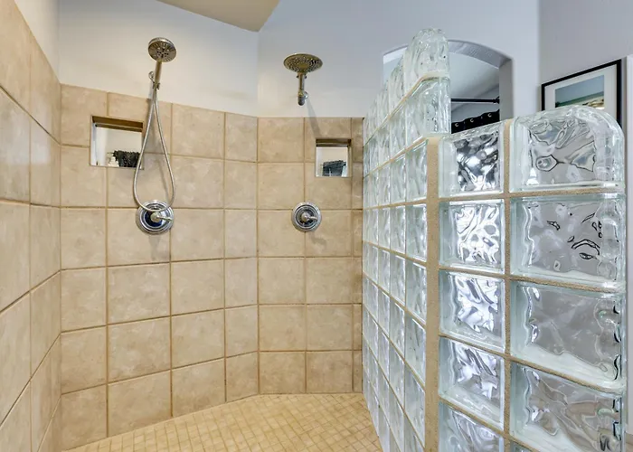 Holiday home Patio Oasis W/ Wet Bar, Pool, & Grill