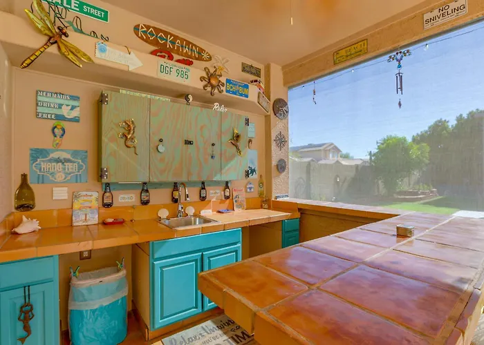 Patio Oasis W/ Wet Bar, Pool, & Grill Holiday home *