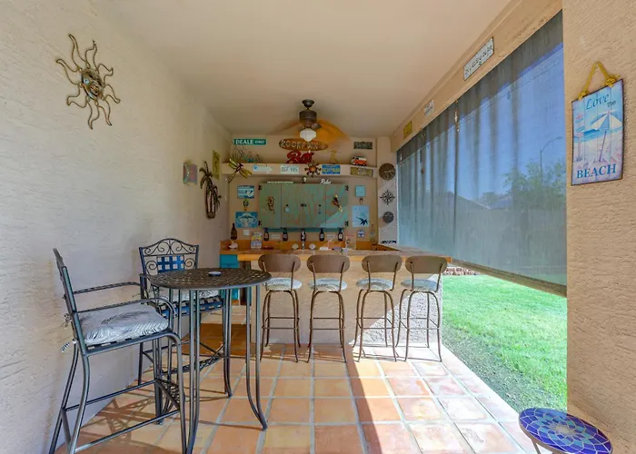 Holiday home Patio Oasis W/ Wet Bar, Pool, & Grill