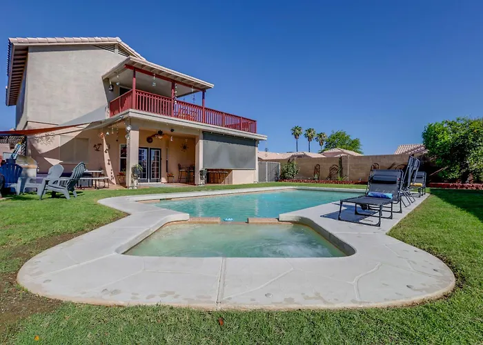 Patio Oasis W/ Wet Bar, Pool, & Grill Holiday home